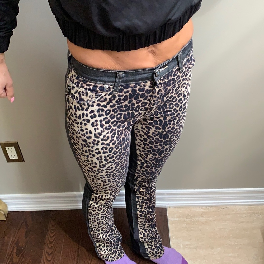 Guess leopard jeans new WITHOUT tags size 26